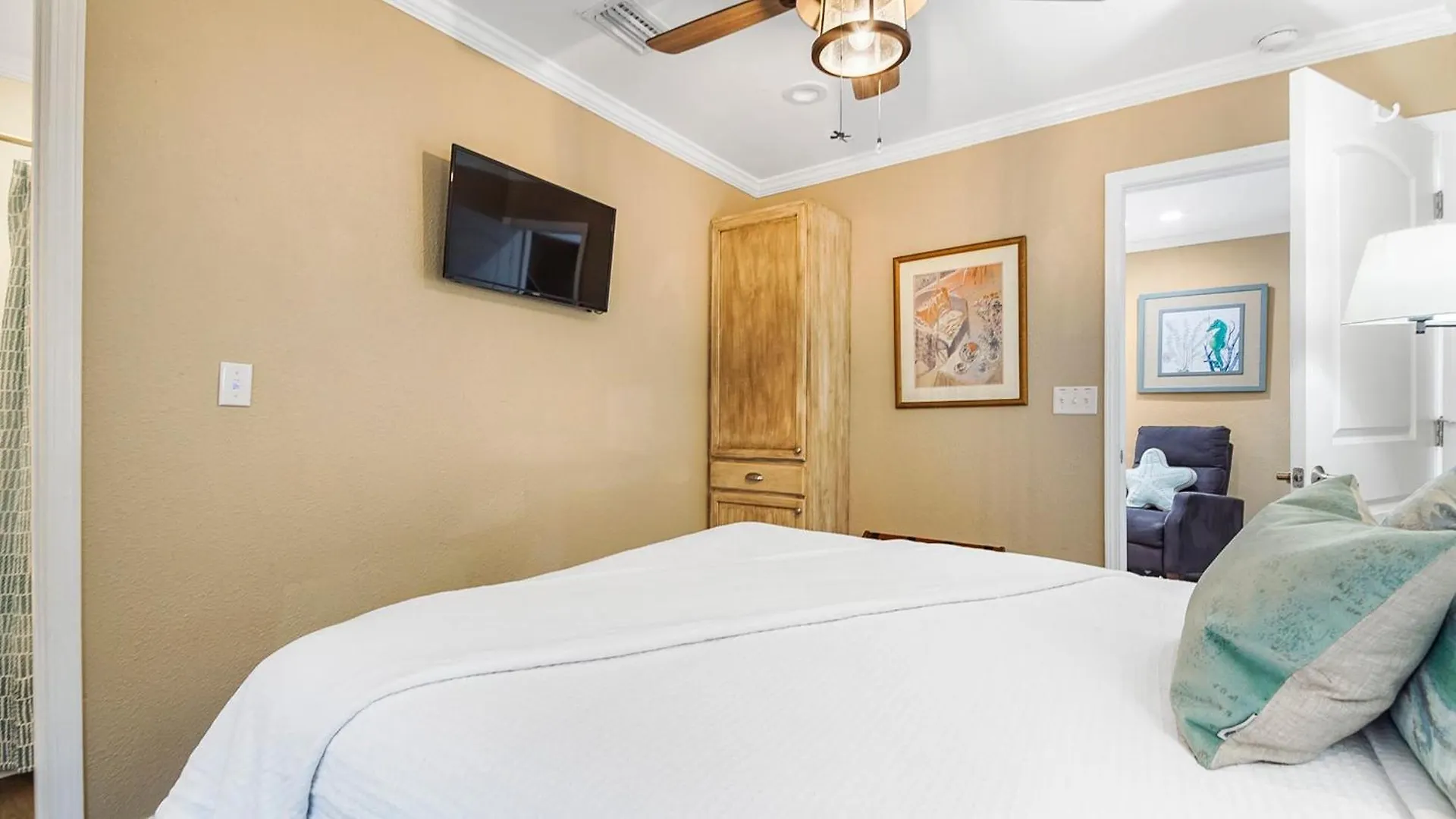 Beachlife Unit Ab Getaway Sleeps 22 Panama City Beach